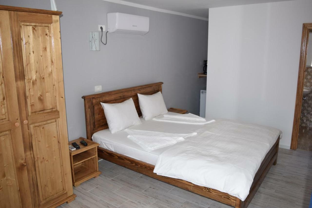 Casa Condrat Hotel Sepsiszentgyörgy Kültér fotó